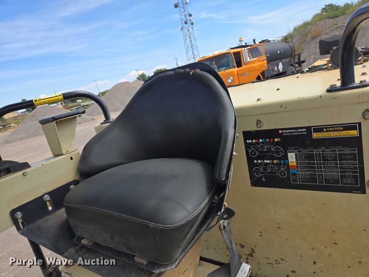 image for item EC1183 1993 Ingersoll Rand ST80 double drum roller