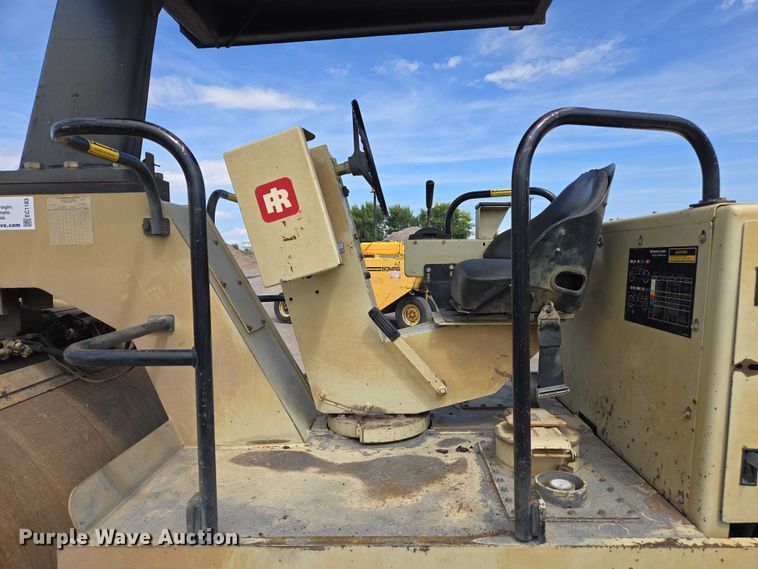 image for item EC1183 1993 Ingersoll Rand ST80 double drum roller