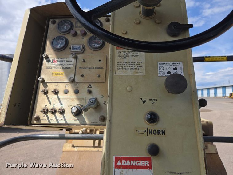 image for item EC1183 1993 Ingersoll Rand ST80 double drum roller