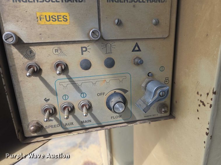 image for item EC1183 1993 Ingersoll Rand ST80 double drum roller