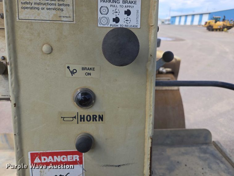 image for item EC1183 1993 Ingersoll Rand ST80 double drum roller