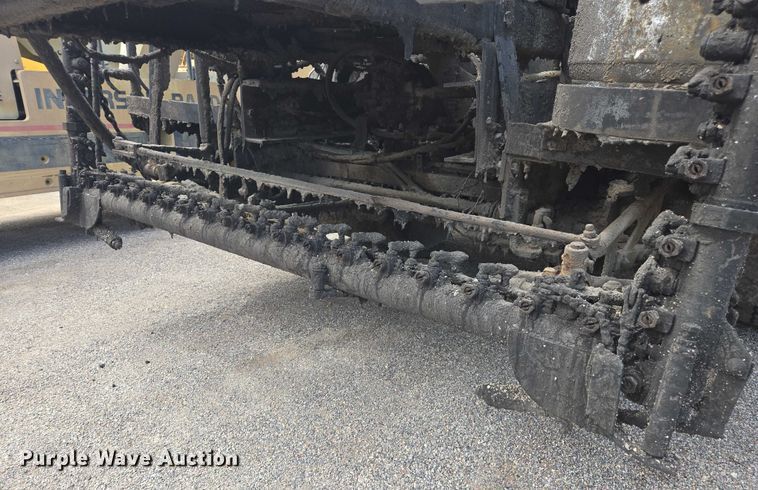 image for item EC1184 1981 Ford C800 oil distributor truck