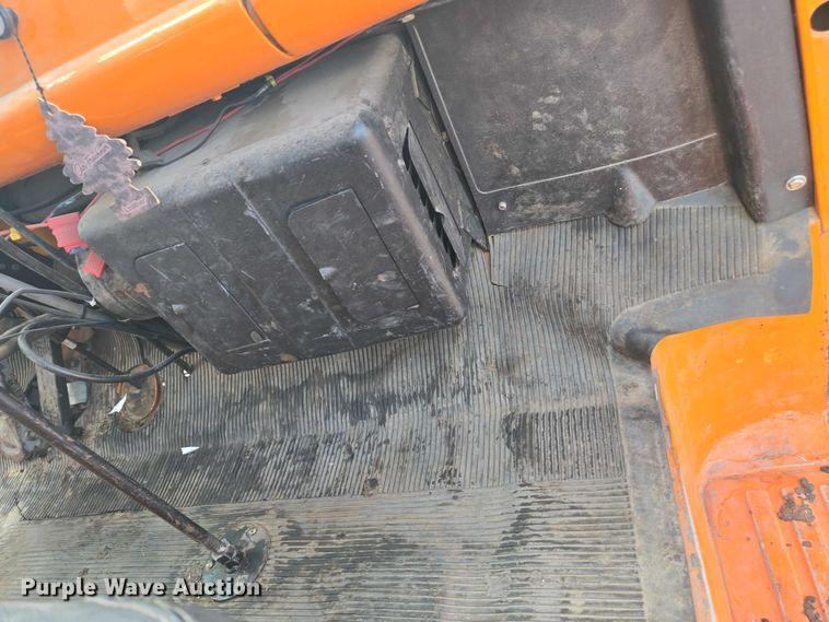 image for item EC1184 1981 Ford C800 oil distributor truck