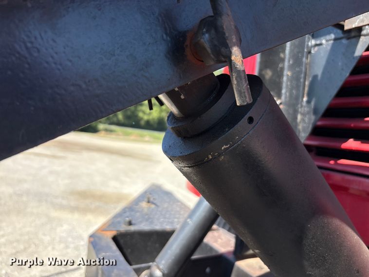 image for item EC4413 1999 International 4900 dump truck