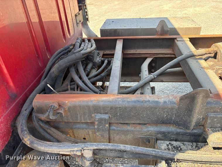 image for item EC4413 1999 International 4900 dump truck