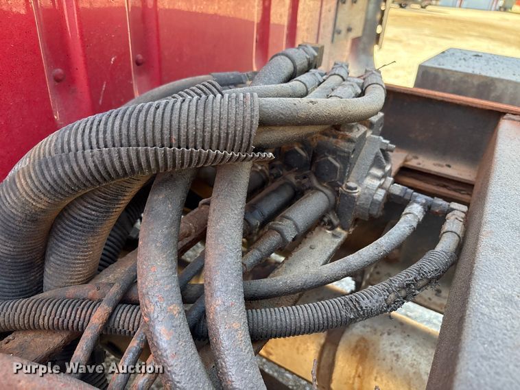 image for item EC4413 1999 International 4900 dump truck