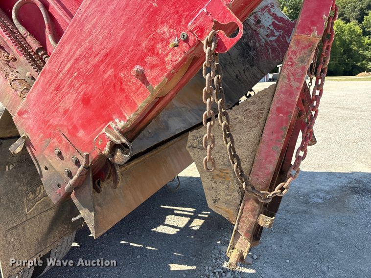 image for item EC4413 1999 International 4900 dump truck