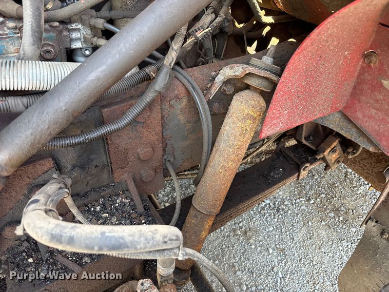 image for item EC4413 1999 International 4900 dump truck