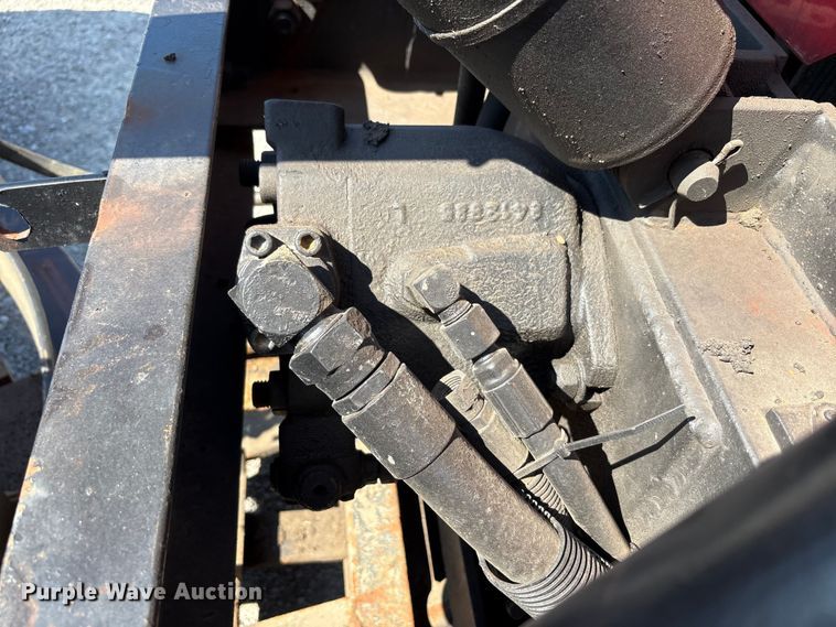 image for item EC4413 1999 International 4900 dump truck