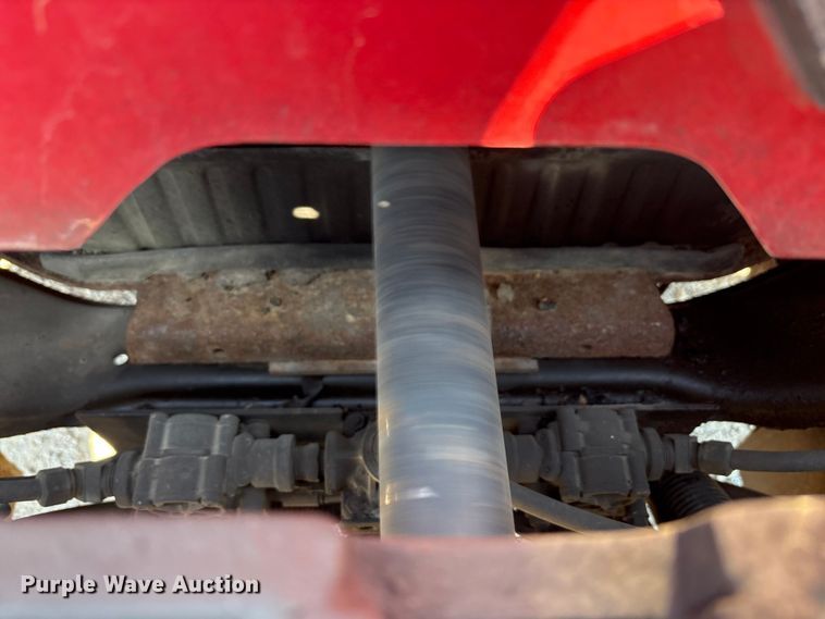 image for item EC4413 1999 International 4900 dump truck