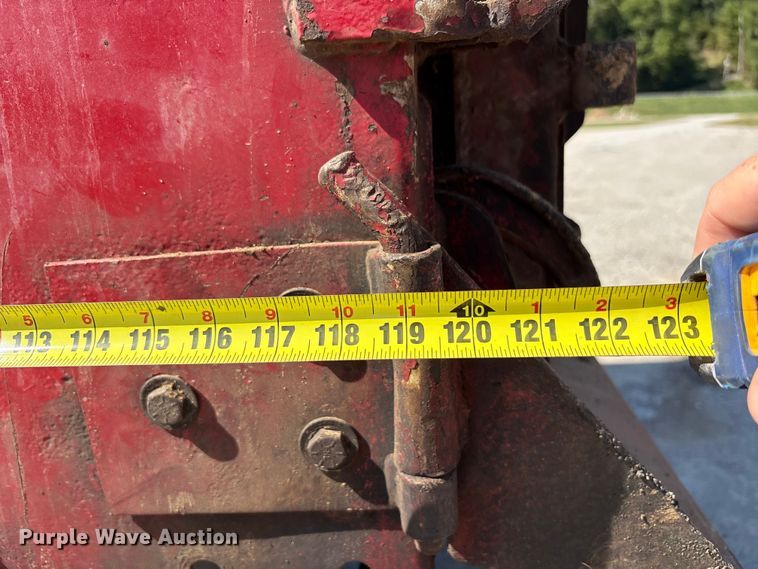 image for item EC4413 1999 International 4900 dump truck