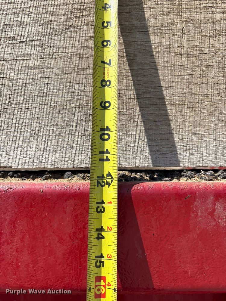 image for item EC4413 1999 International 4900 dump truck