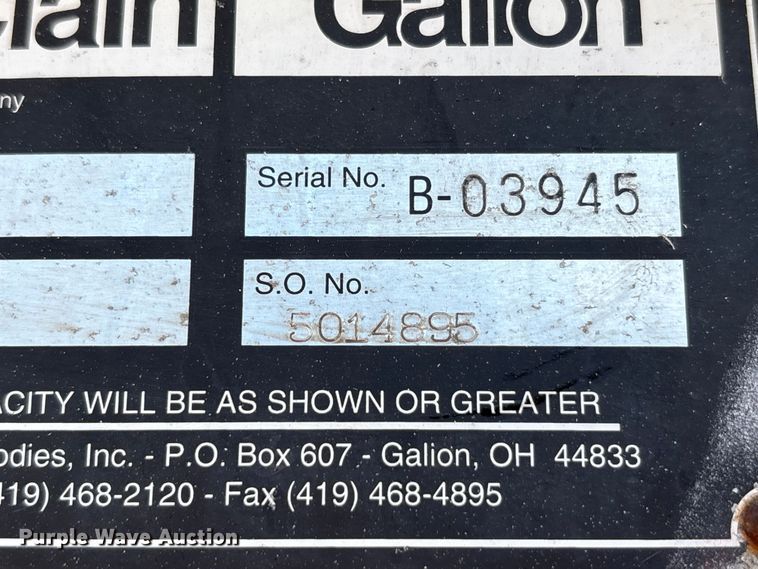 image for item EC4413 1999 International 4900 dump truck