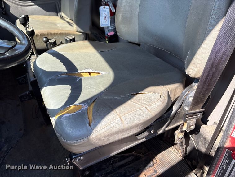 image for item EC4413 1999 International 4900 dump truck