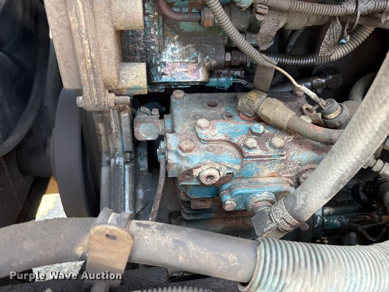 image for item EC4413 1999 International 4900 dump truck