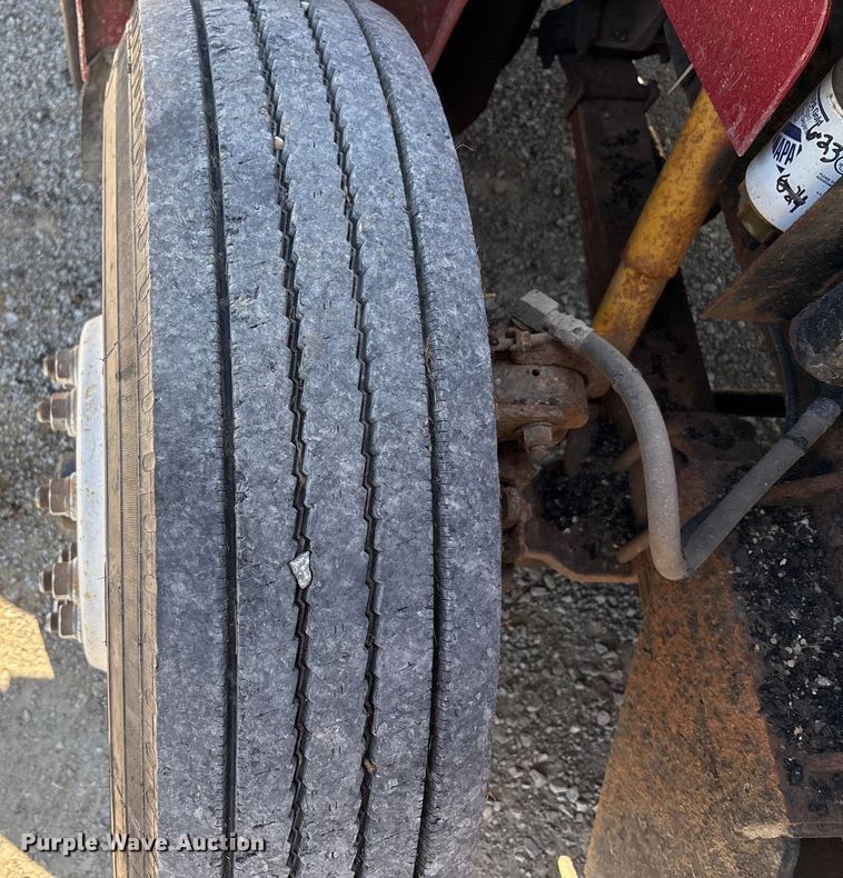 image for item EC4413 1999 International 4900 dump truck