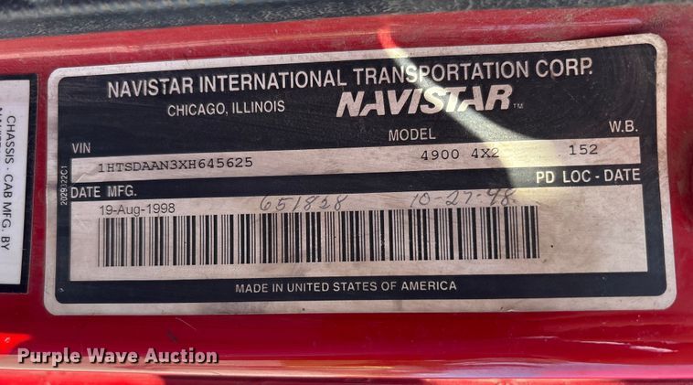 image for item EC4413 1999 International 4900 dump truck