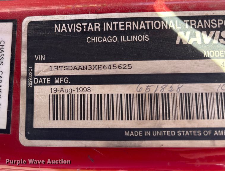 image for item EC4413 1999 International 4900 dump truck