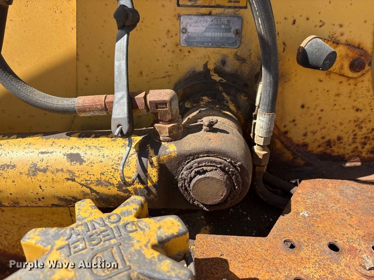 image for item EC4414 1995 John Deere 410D backhoe