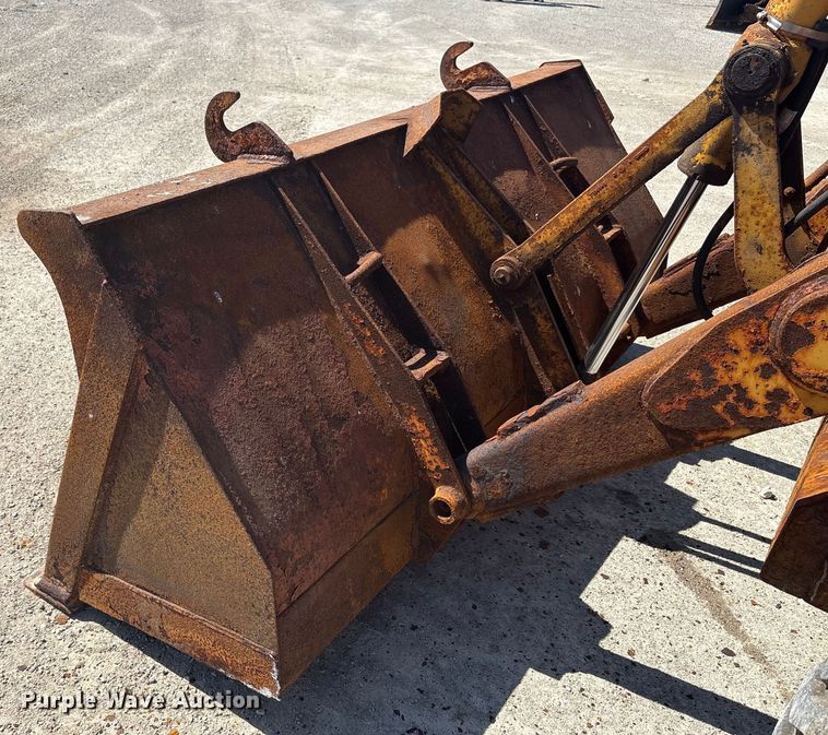 image for item EC4414 1995 John Deere 410D backhoe