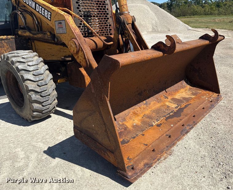 image for item EC4414 1995 John Deere 410D backhoe