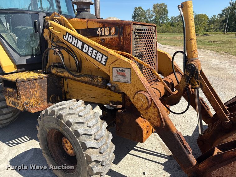image for item EC4414 1995 John Deere 410D backhoe