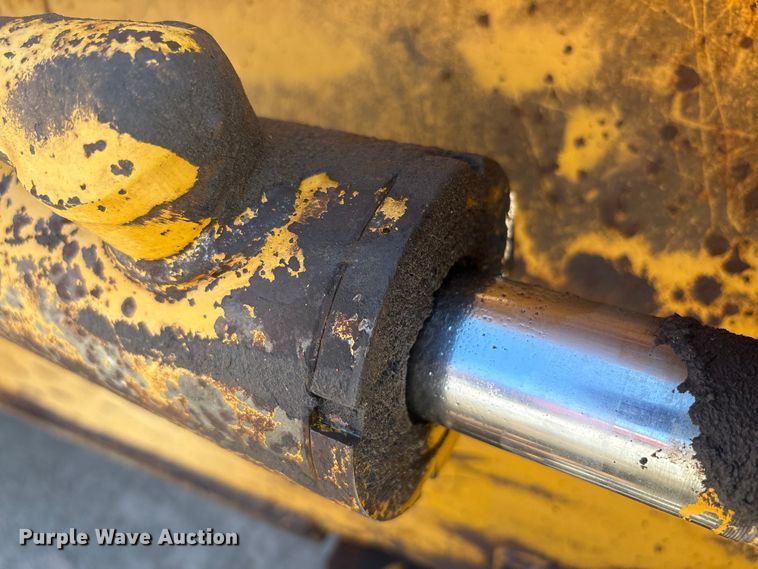 image for item EC4414 1995 John Deere 410D backhoe