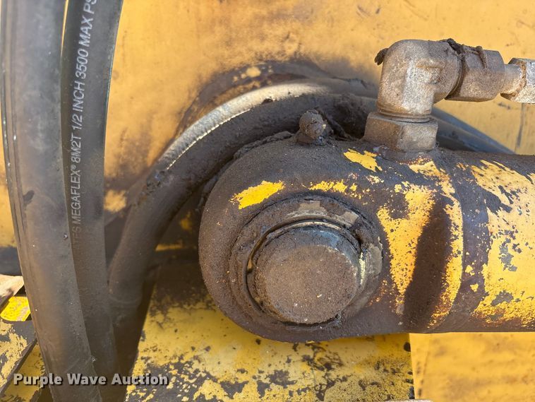 image for item EC4414 1995 John Deere 410D backhoe