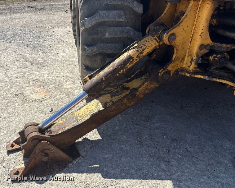 image for item EC4414 1995 John Deere 410D backhoe