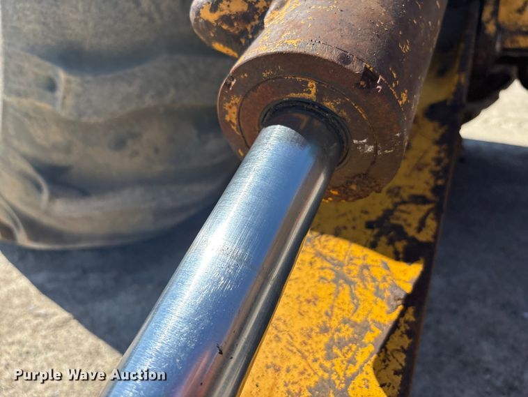 image for item EC4414 1995 John Deere 410D backhoe