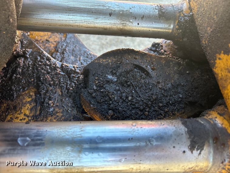 image for item EC4414 1995 John Deere 410D backhoe