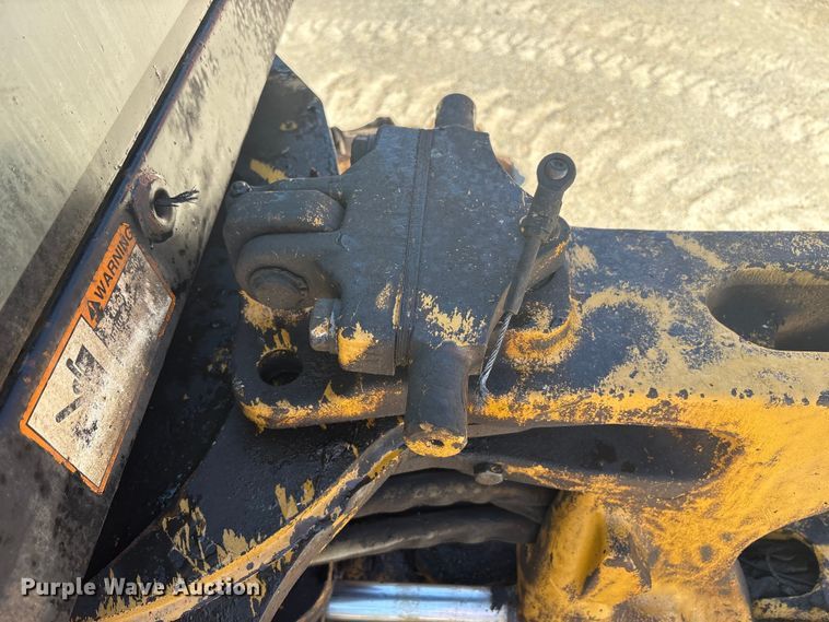 image for item EC4414 1995 John Deere 410D backhoe