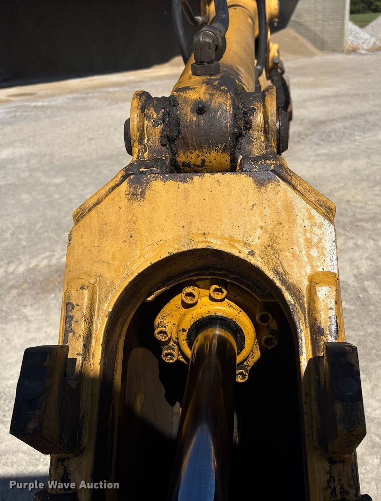 image for item EC4414 1995 John Deere 410D backhoe