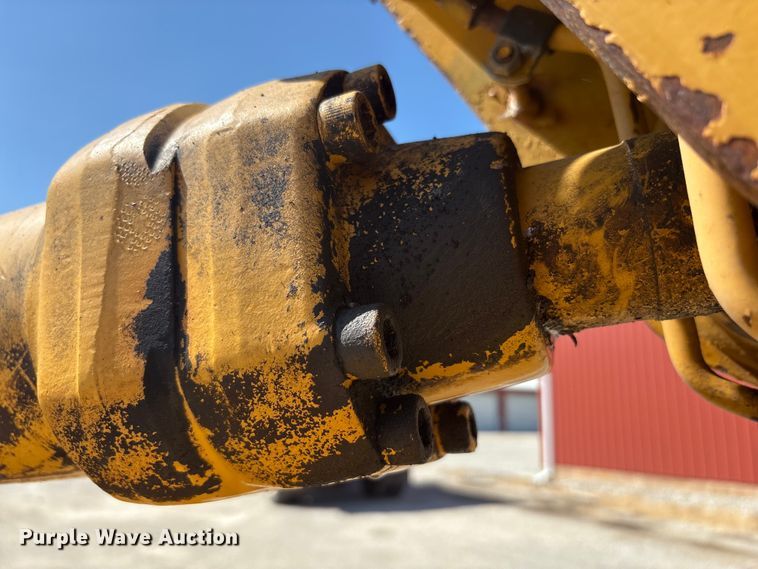 image for item EC4414 1995 John Deere 410D backhoe