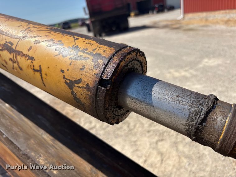 image for item EC4414 1995 John Deere 410D backhoe