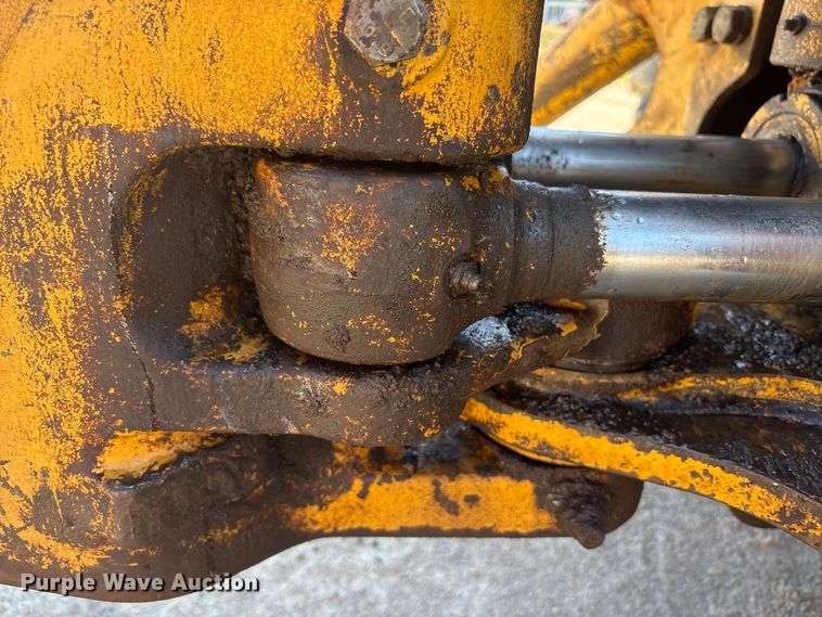 image for item EC4414 1995 John Deere 410D backhoe