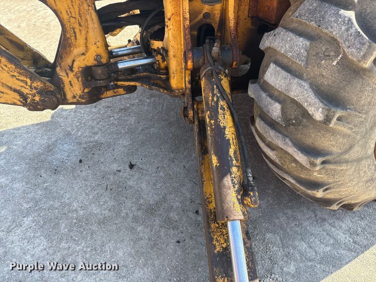 image for item EC4414 1995 John Deere 410D backhoe