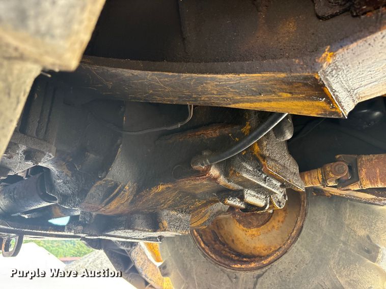 image for item EC4414 1995 John Deere 410D backhoe