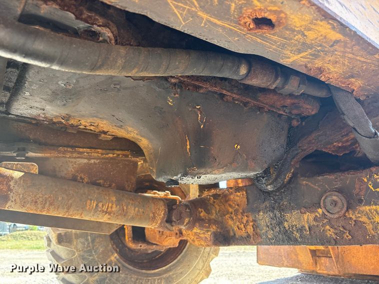 image for item EC4414 1995 John Deere 410D backhoe