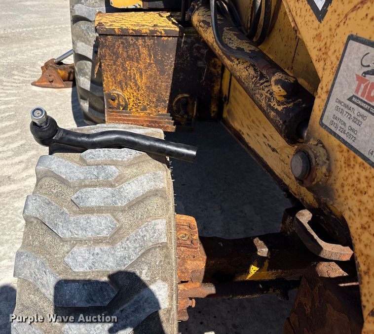 image for item EC4414 1995 John Deere 410D backhoe