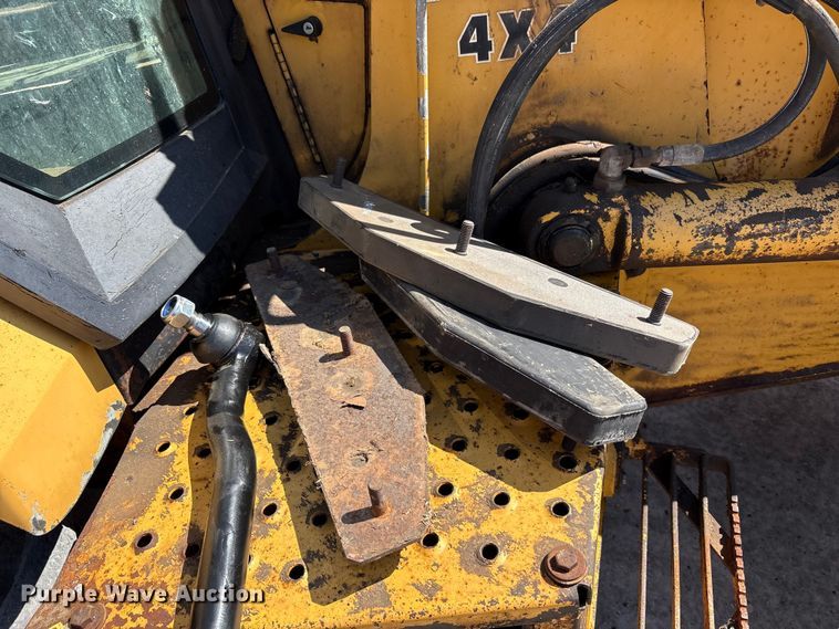 image for item EC4414 1995 John Deere 410D backhoe