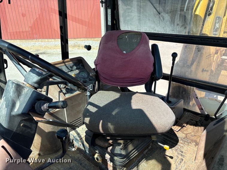 image for item EC4414 1995 John Deere 410D backhoe