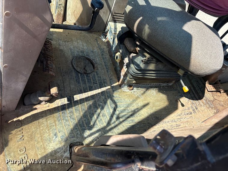 image for item EC4414 1995 John Deere 410D backhoe