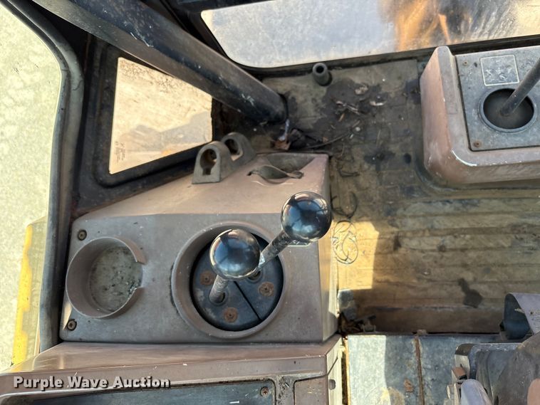 image for item EC4414 1995 John Deere 410D backhoe