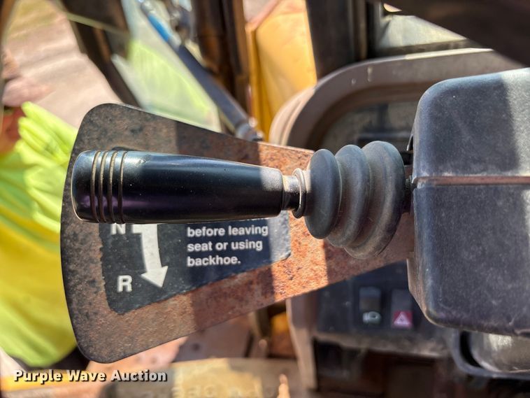 image for item EC4414 1995 John Deere 410D backhoe