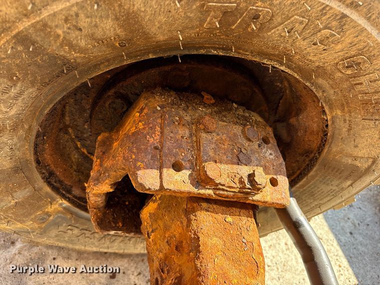 image for item EC4414 1995 John Deere 410D backhoe