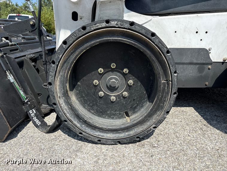 image for item EC4426 2016 Bobcat S570 skid steer loader