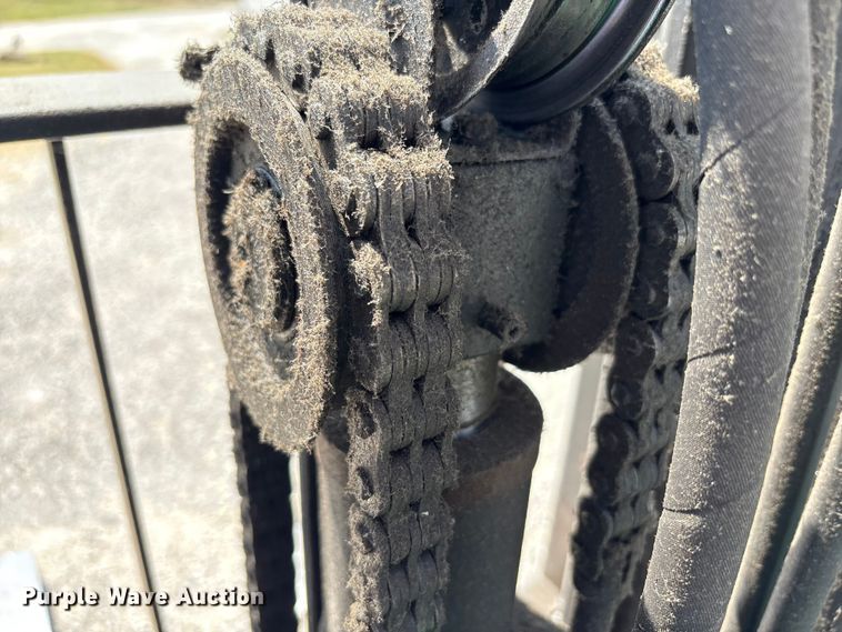 image for item EC4427 1999 Mitsubishi FG25B forklift