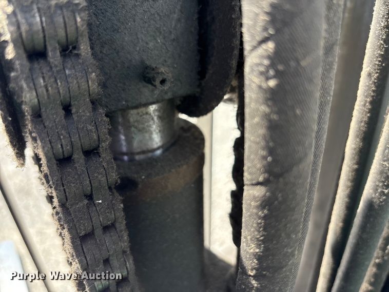 image for item EC4427 1999 Mitsubishi FG25B forklift