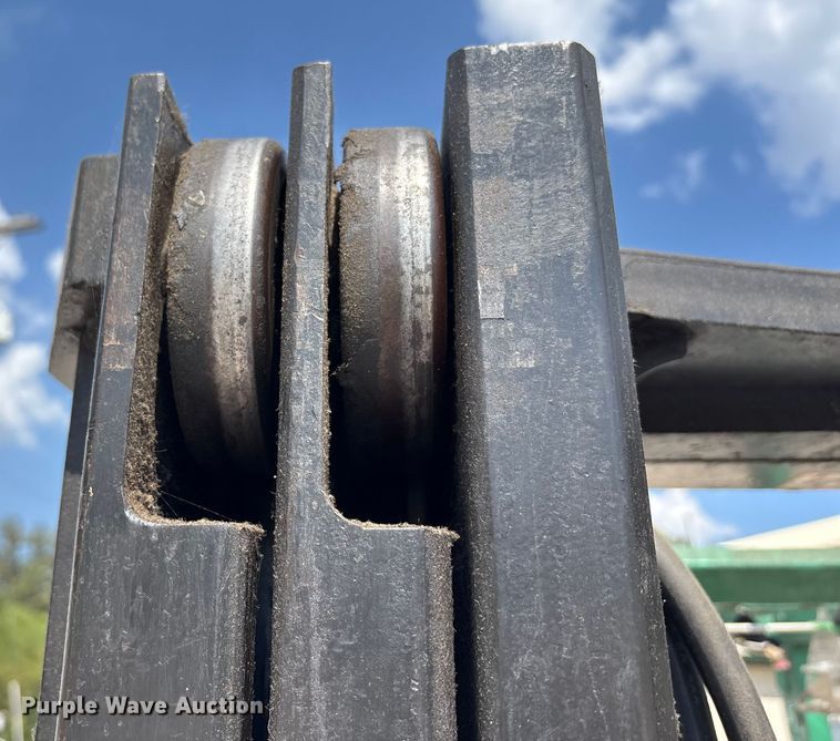 image for item EC4427 1999 Mitsubishi FG25B forklift